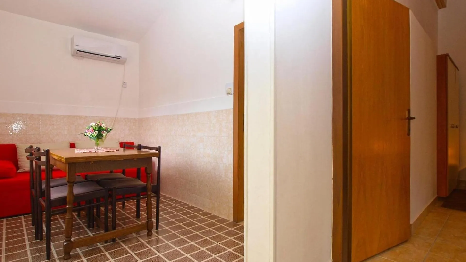 Apartment Ferienwohnung Fuer 5 Personen Ca 55 Qm In Banjole, Istrien Istrische Riviera Croatia